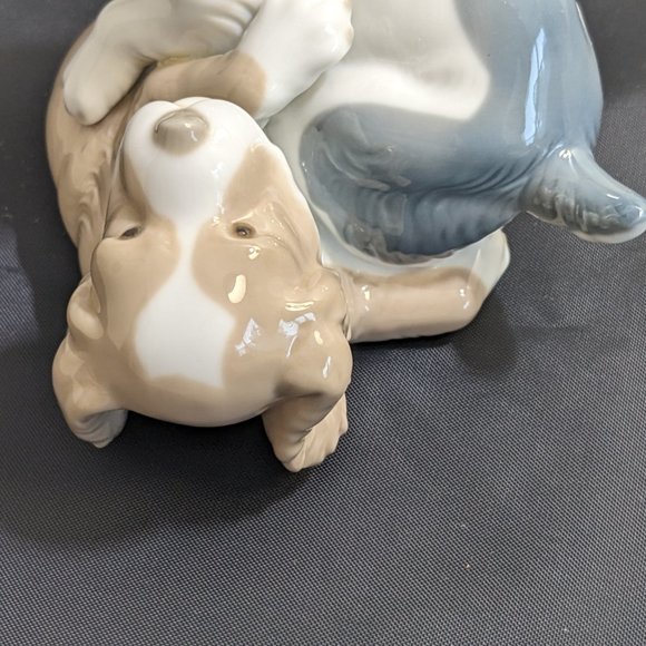 NAO Lladro Twerp & Mikie Playing Puppies Hand Painted Porcelain Retired Figurine - Picture 9 of 14